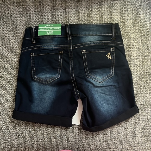 VIP shorts - Picture 3 of 5